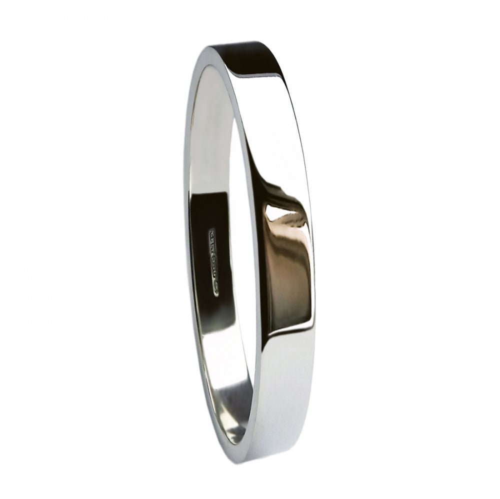 A Medium Flat Shape Wedding Band in Platinum
