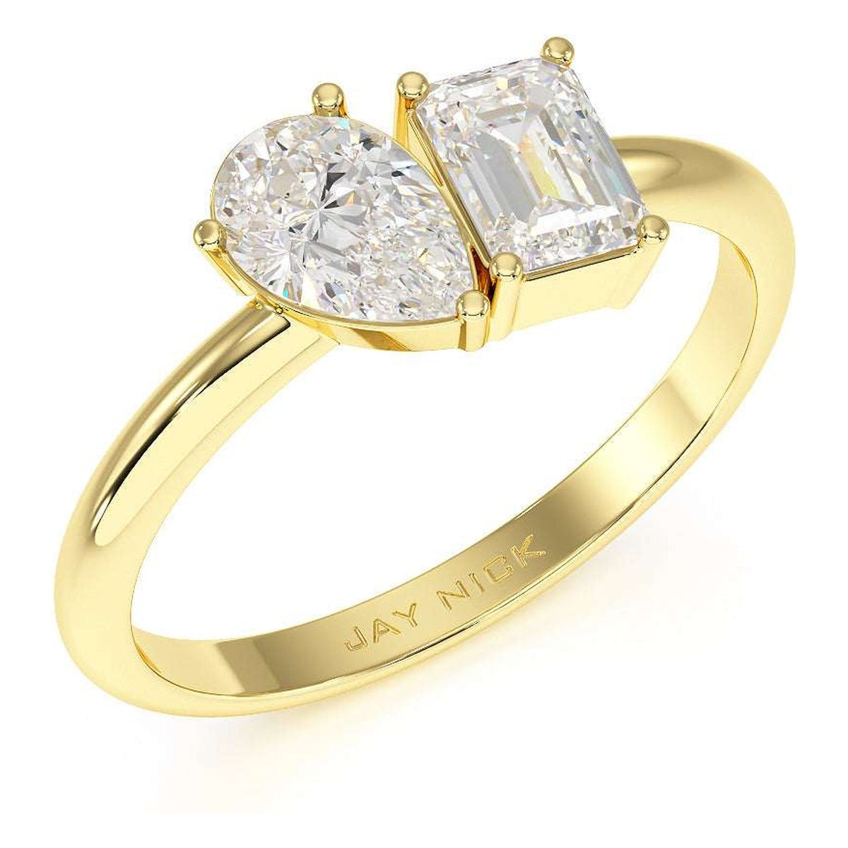Pear & Emerald Toi et Moi Ring in yellow gold